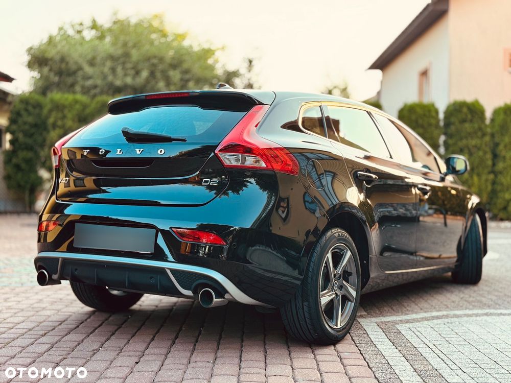 Volvo V40 D2 Drive-E R-Design Momentum - 6