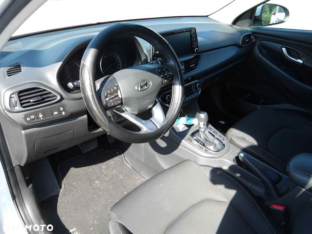 Hyundai i30 1.6 CRDI Comfort DCT - 8