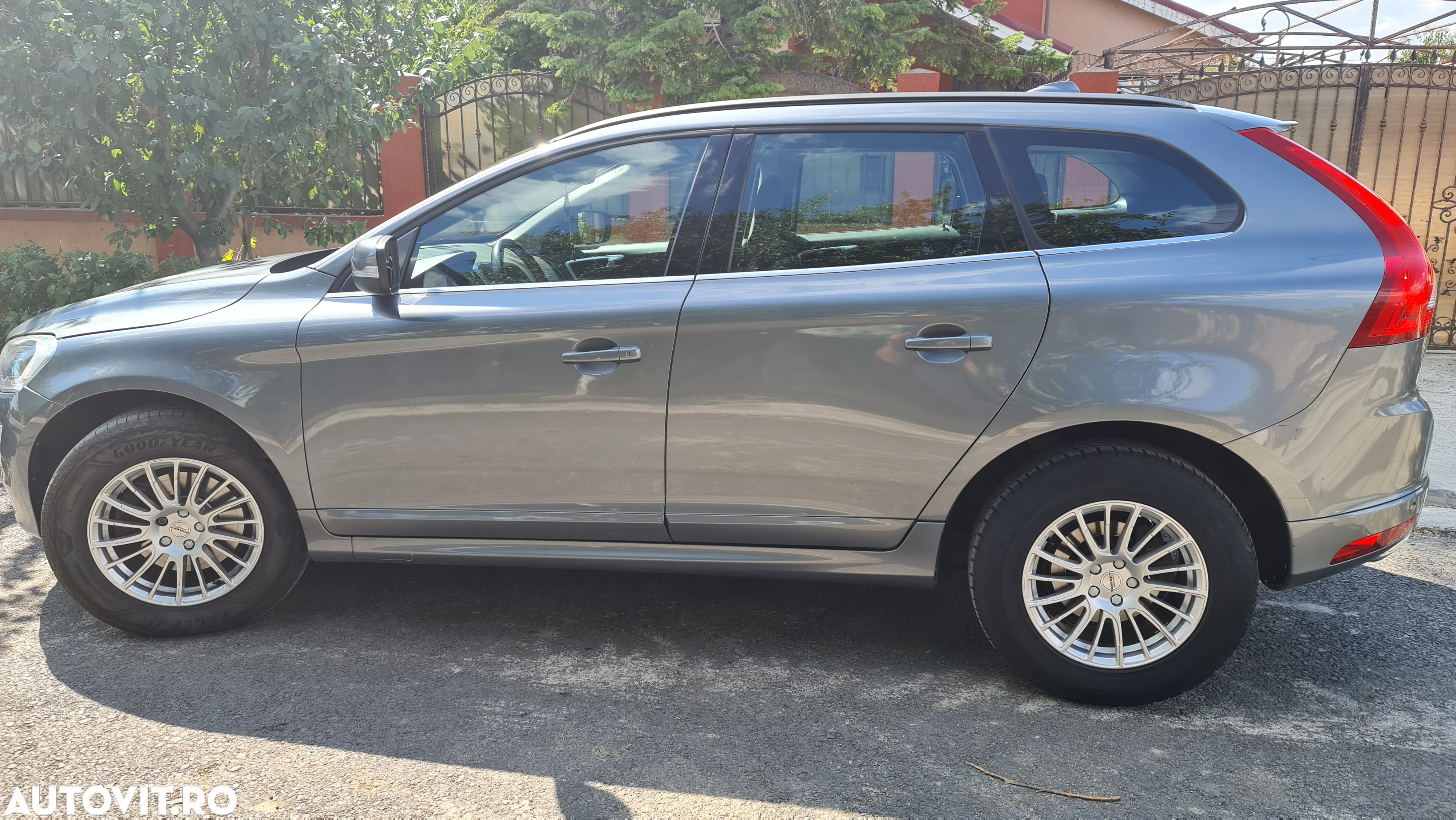 Volvo XC 60 D4 AWD Geartronic Summum - 2