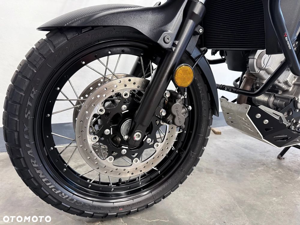 Suzuki V-STROM - 10