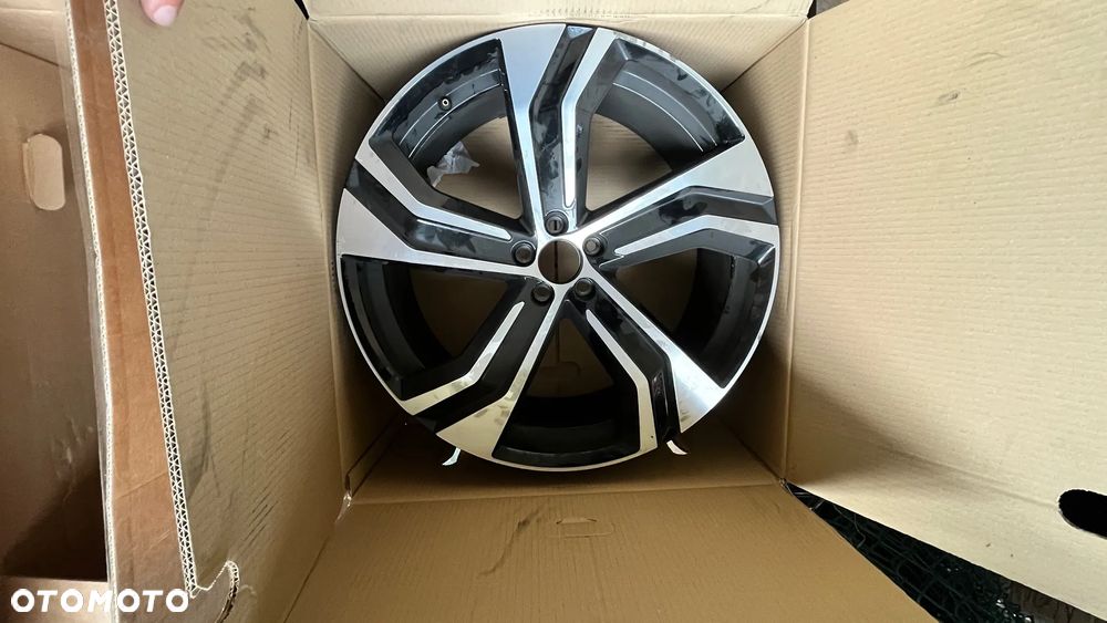 Felga Prawy przód - Volvo XC90 rok 2023 Oryginał - 1