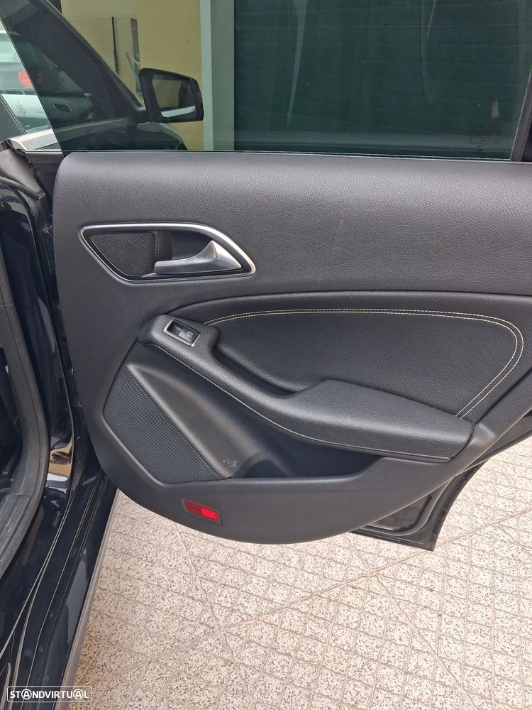 Mercedes-Benz CLA 200 d Shooting Brake Urban Aut. - 29