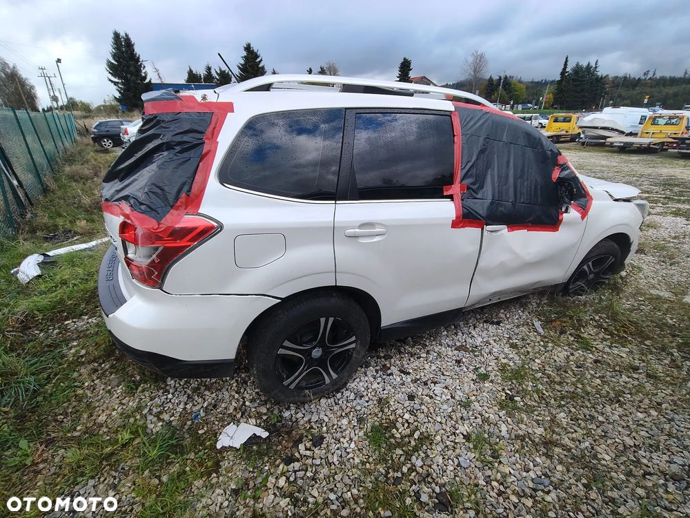 Subaru Forester 2.0D Exclusive - 6
