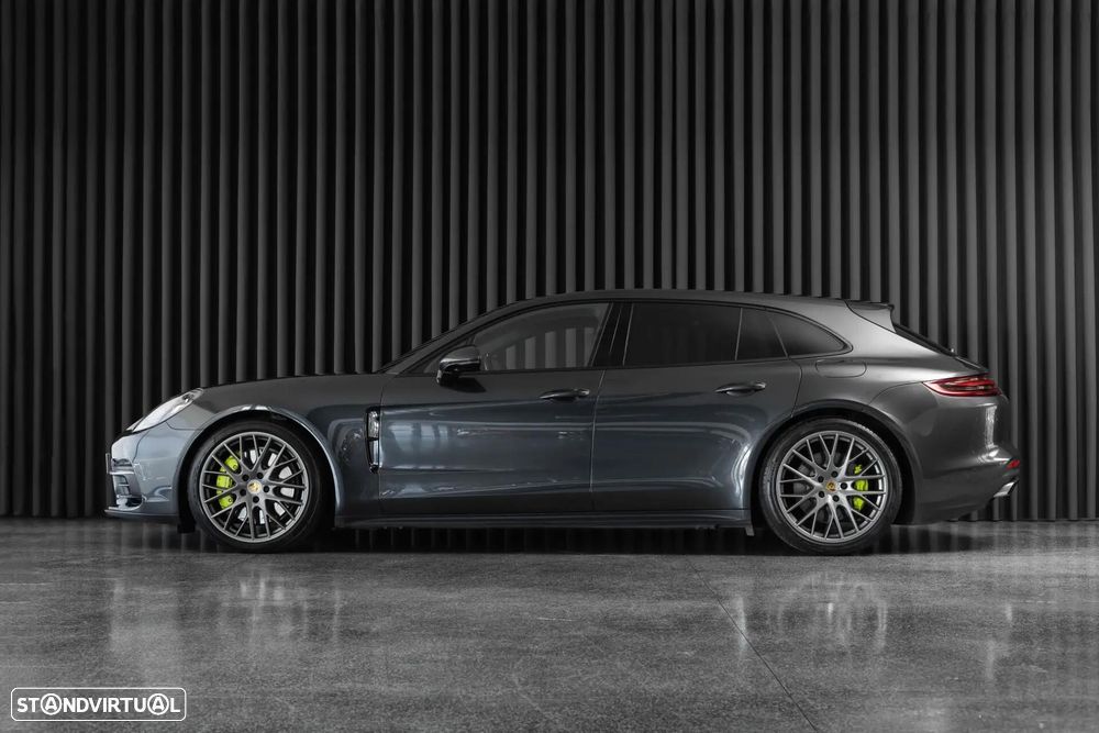 Porsche Panamera Sport Turismo 4 E-Hybrid - 3