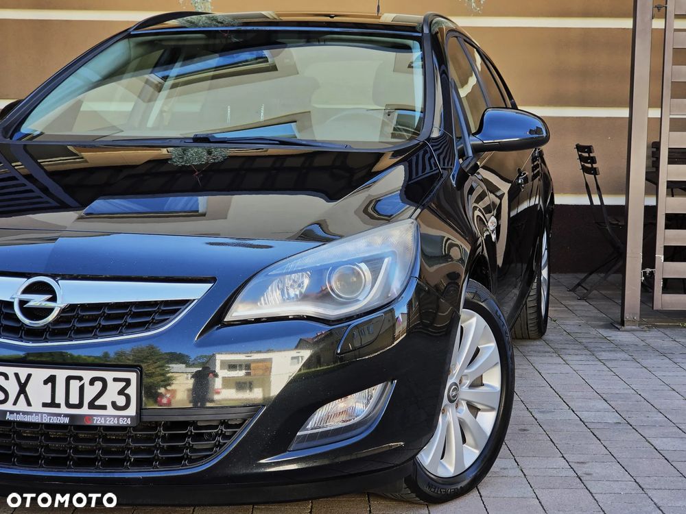 Opel Astra 1.6 Turbo 150 Jahre - 8