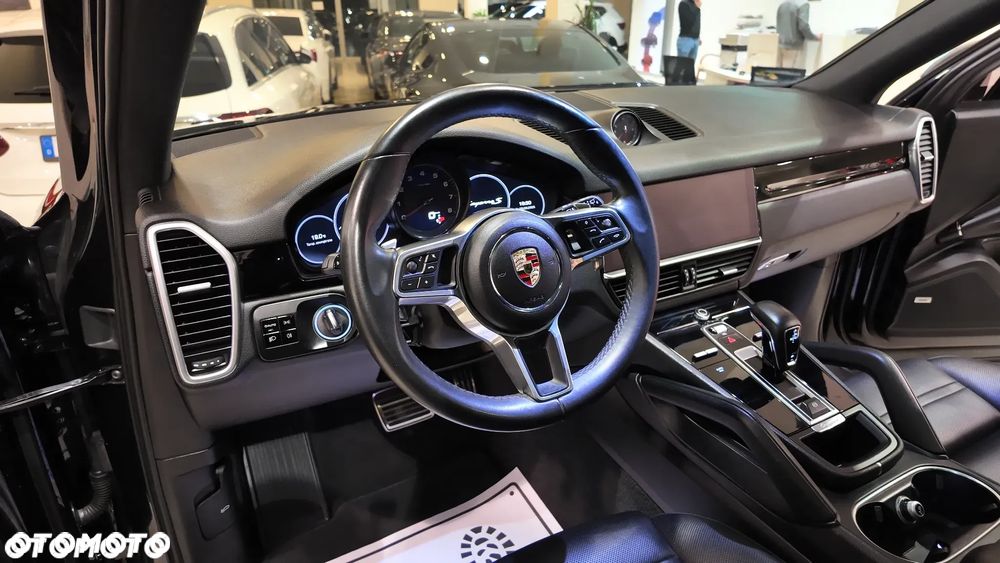 Porsche Cayenne S - 25