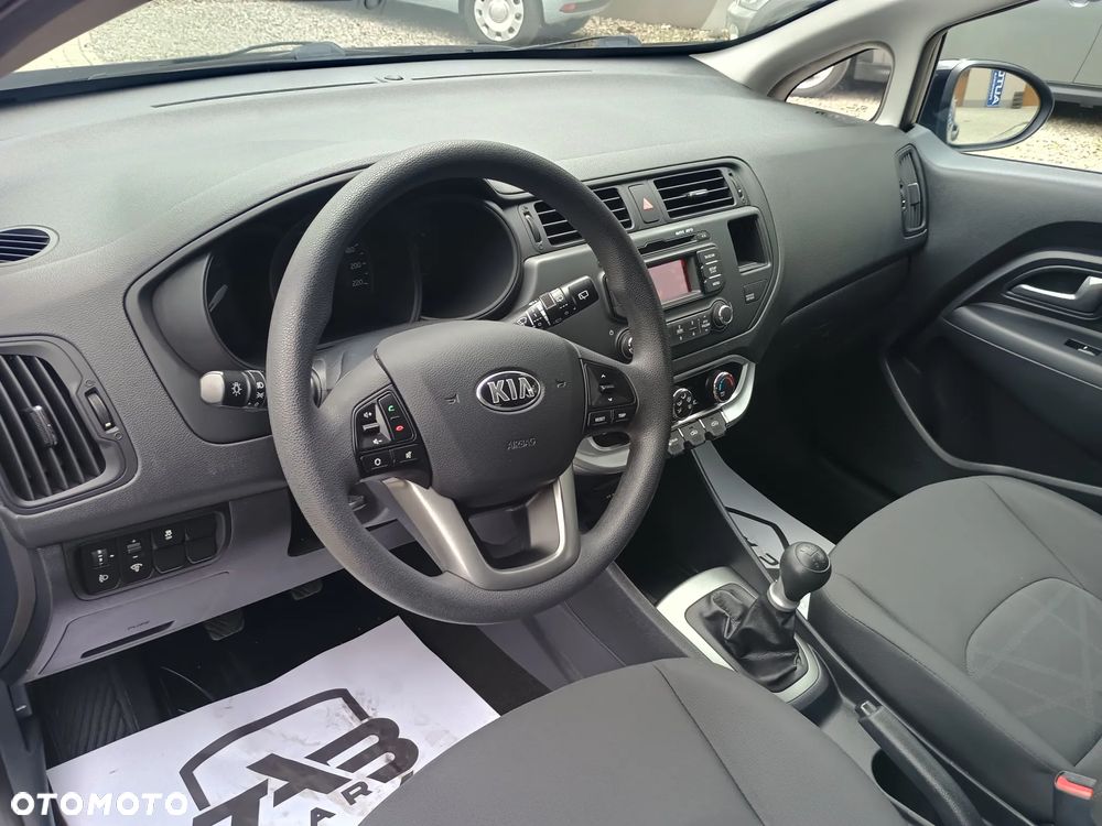 Kia Rio - 11
