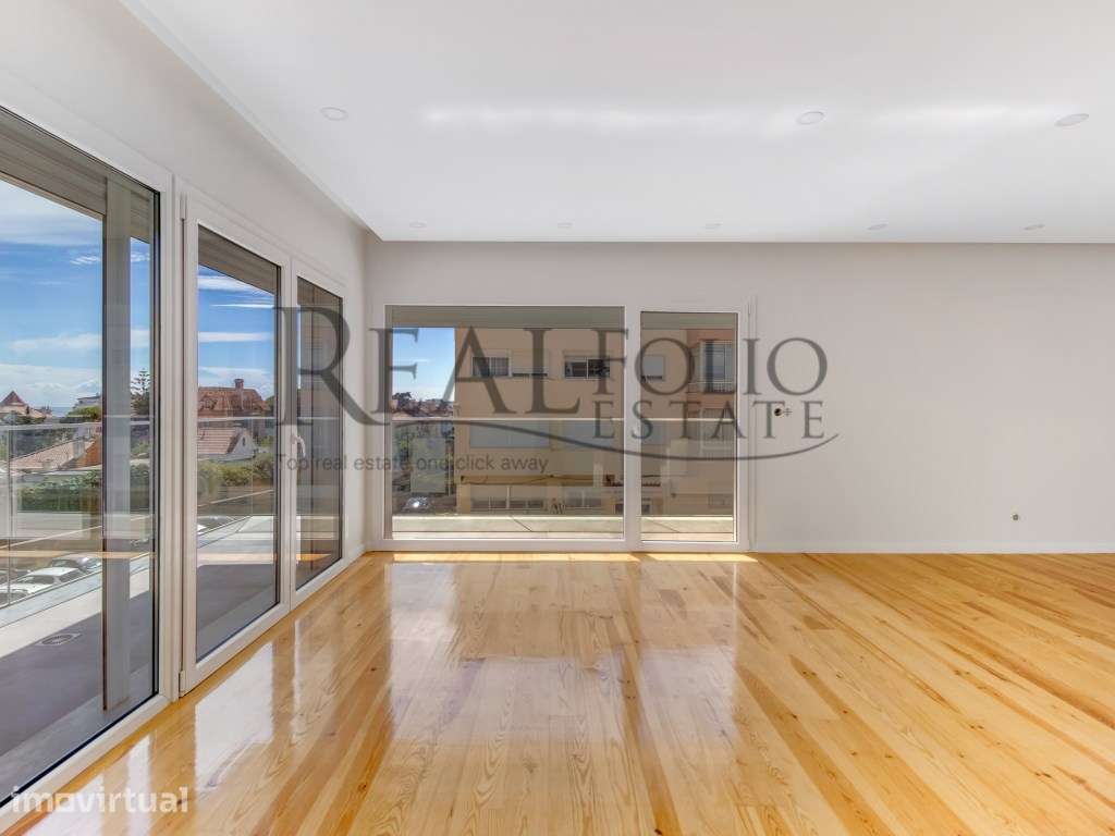 Apartamento T4 com Varanda junto à praia com vista Mar - Grande imagem: 2/24