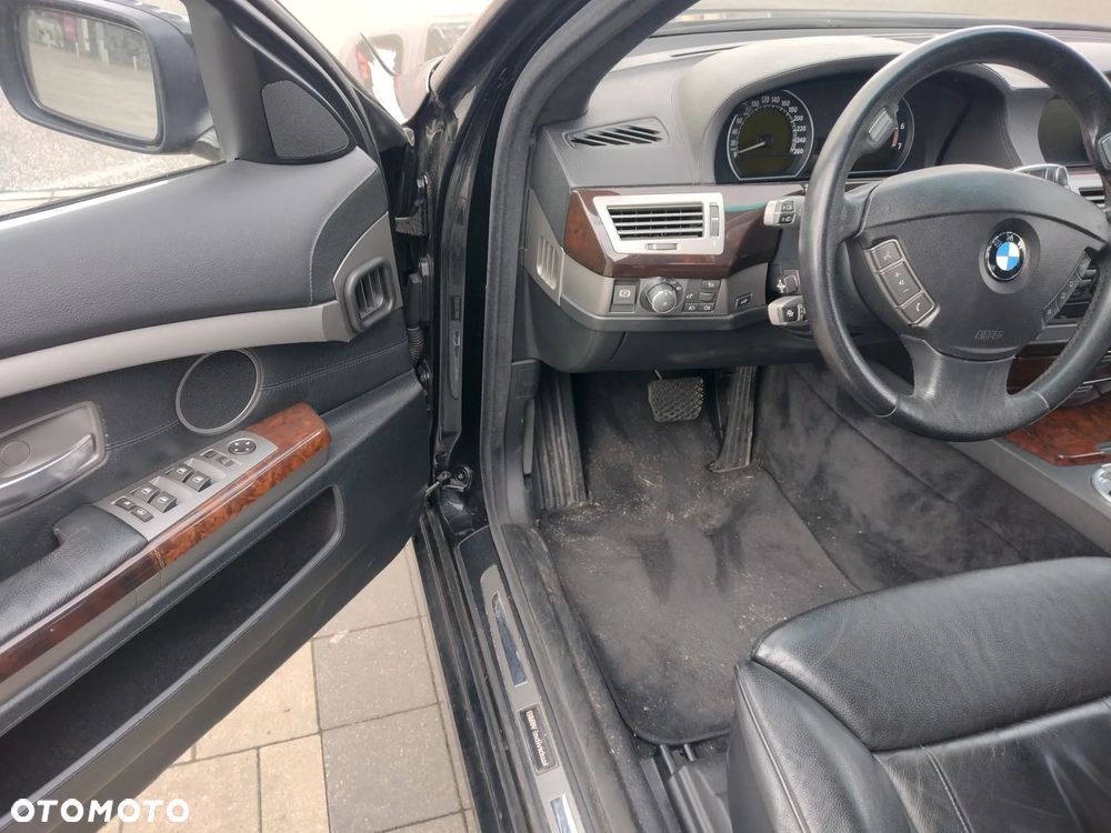 BMW Seria 7 760i - 13
