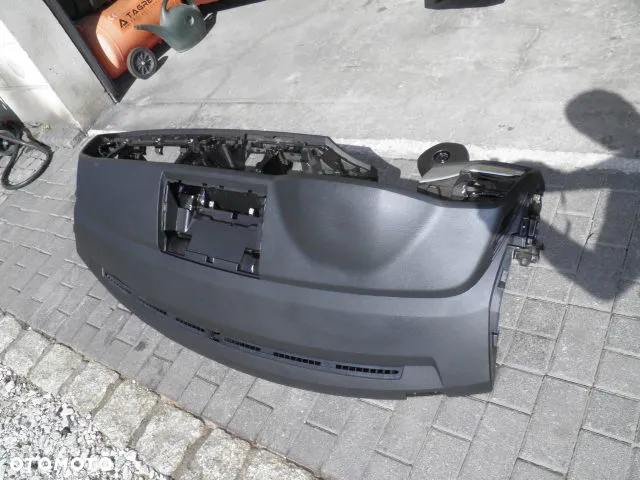 KONSOLA DESKA AIRBAG VW T6 MULTIVAN - 15