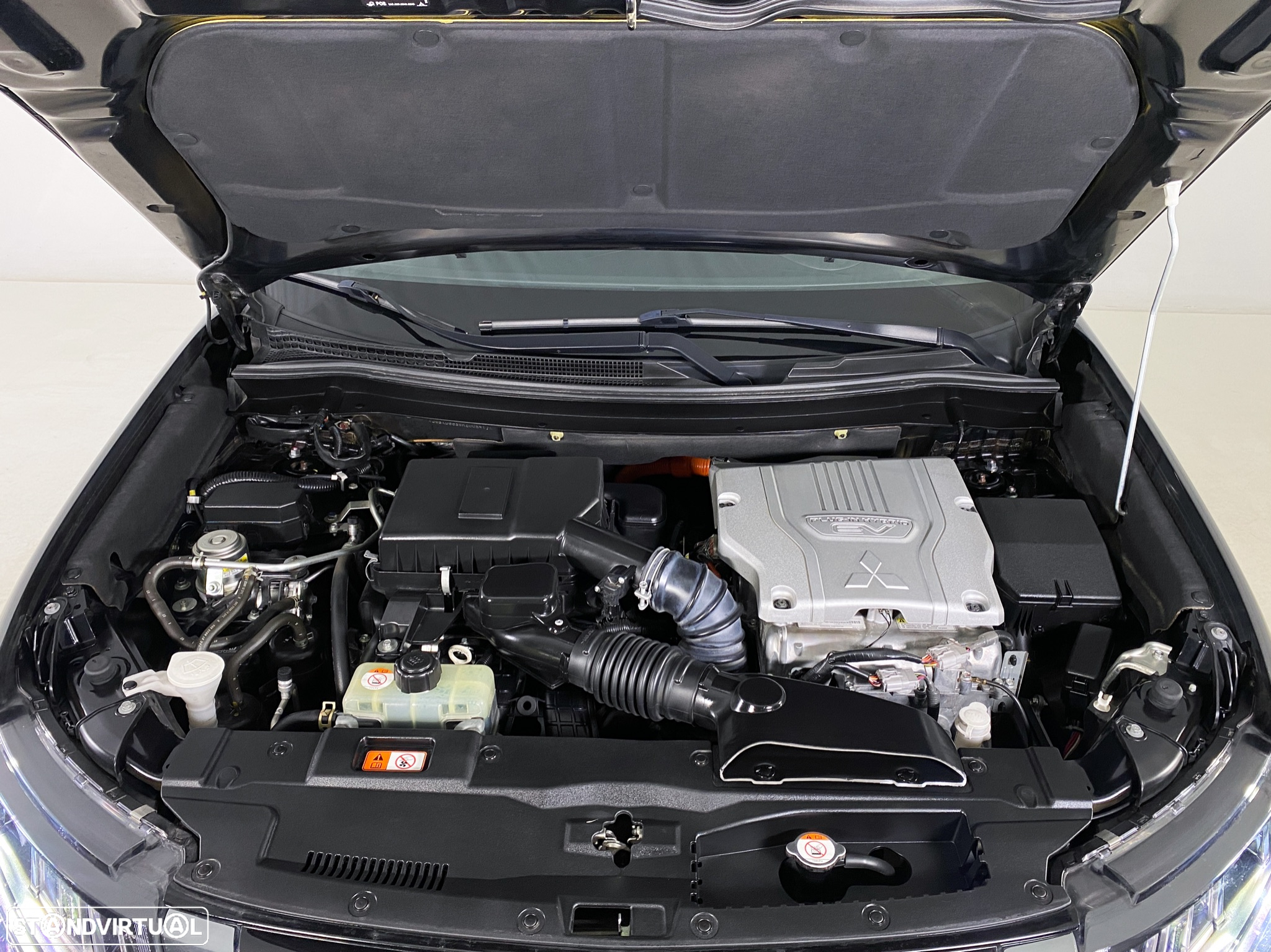 Mitsubishi Outlander 2.4 PHEV Instyle - 23