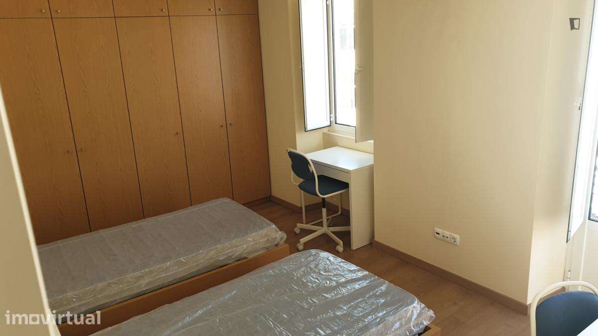 Apartamento com 3 quartos - localizado em Entrecampos Lisbon - Grande imagem: 2/8