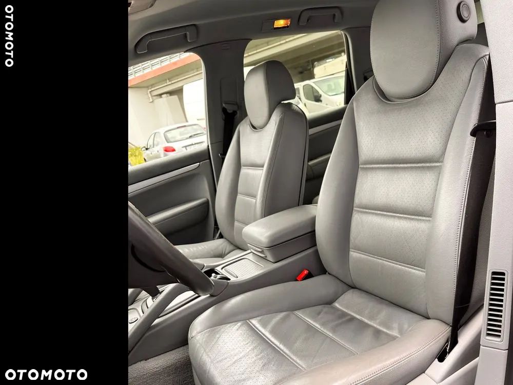 Porsche Cayenne Standard - 23