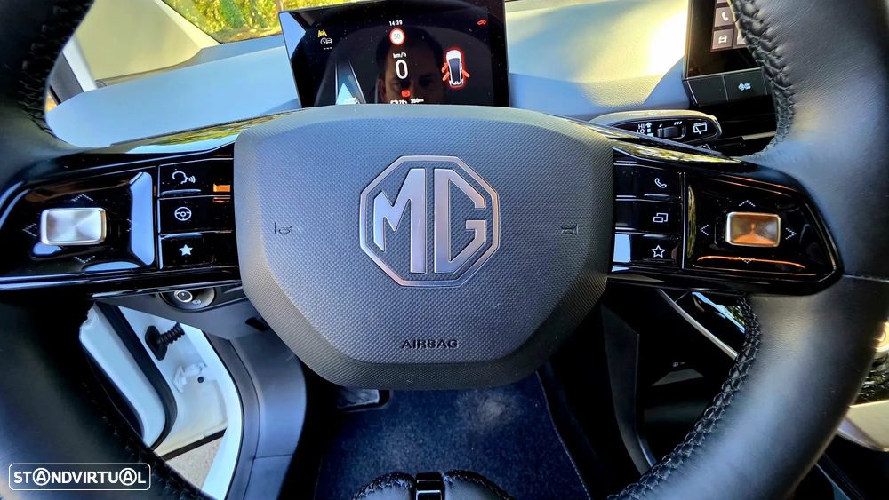 MG MG4 64 kWh Luxury - 13