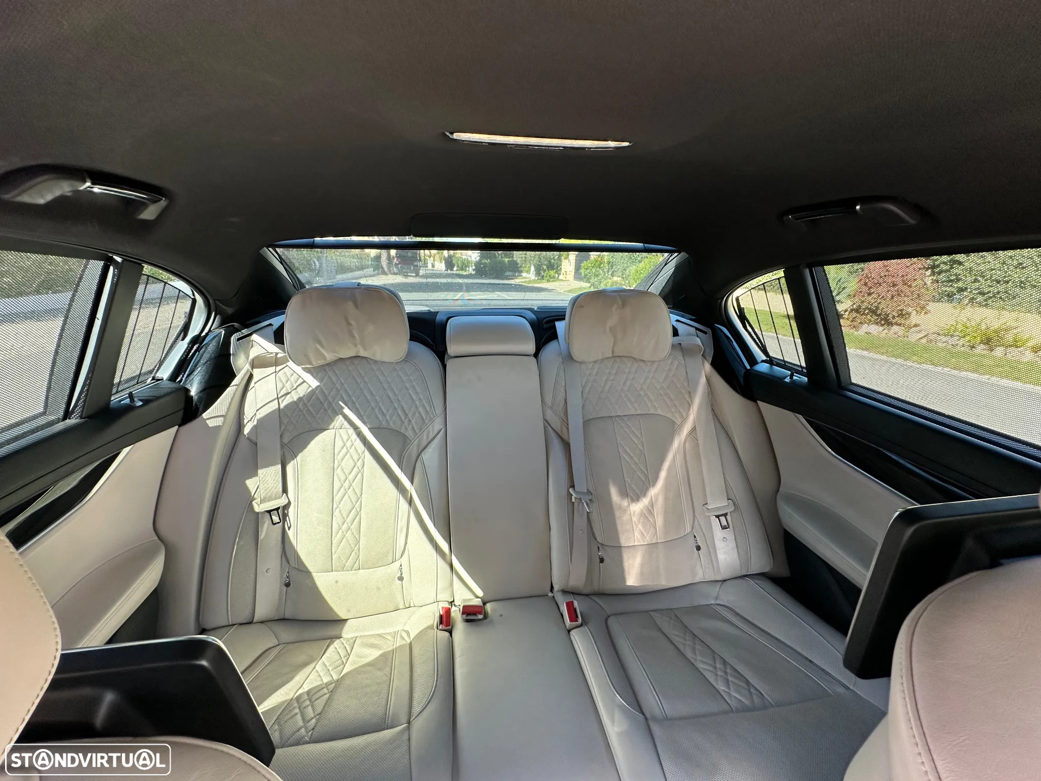 BMW 740 d xDrive Pack M Auto - 17