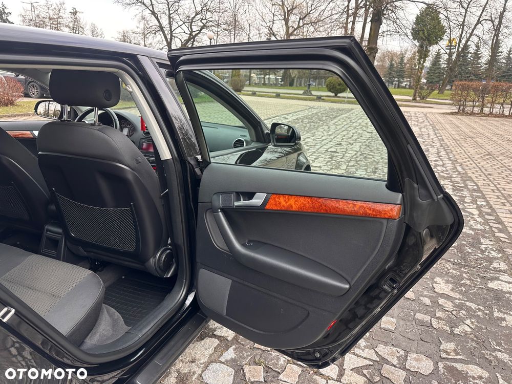 Audi A3 Sportback 2.0 TDI DPF quattro Ambiente - 23