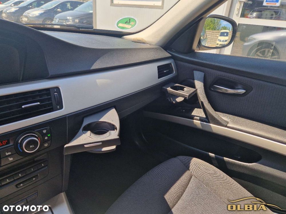 BMW Seria 3 - 32