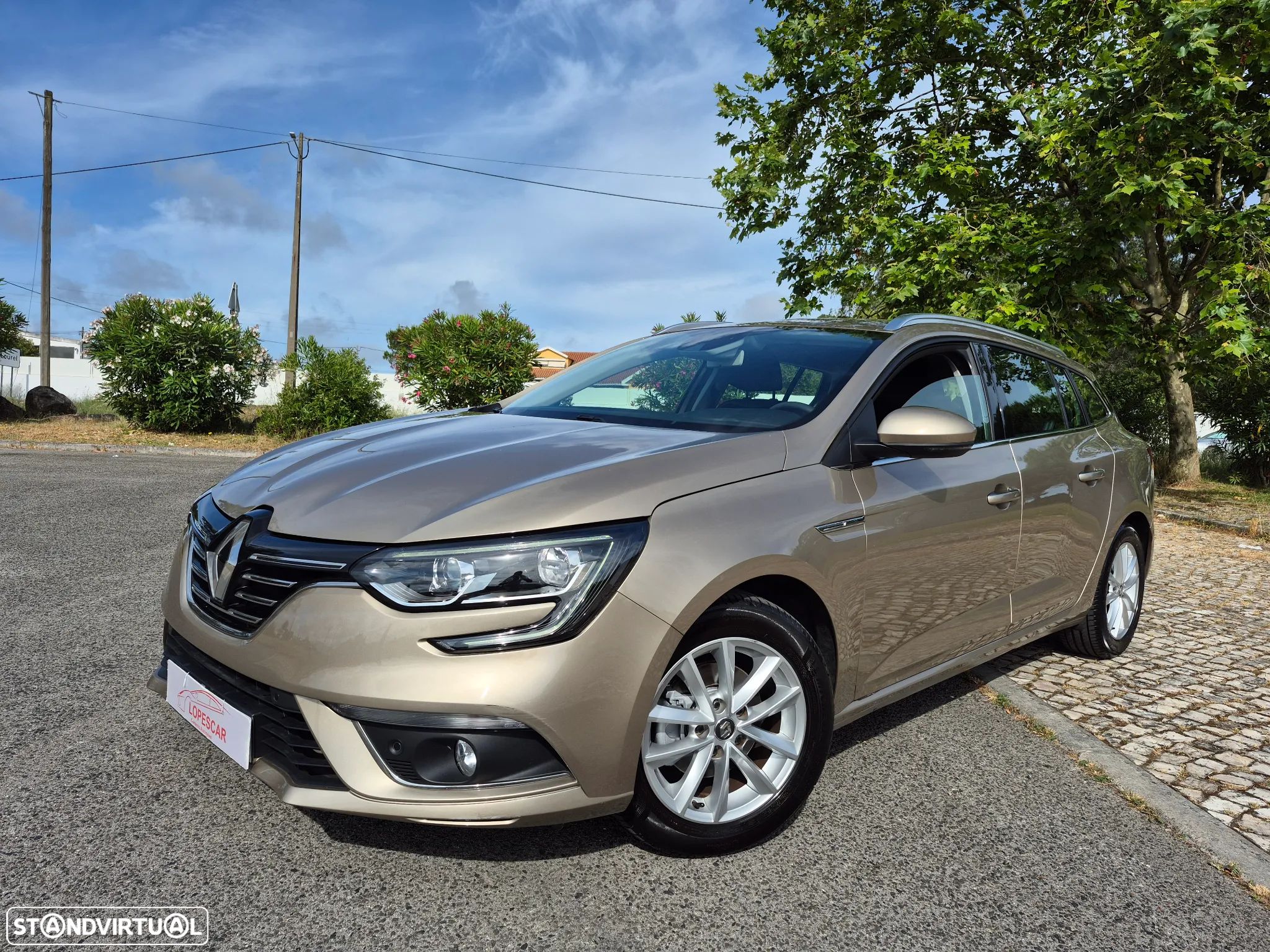 Renault Mégane Sport Tourer 1.2 TCE Intens - 1