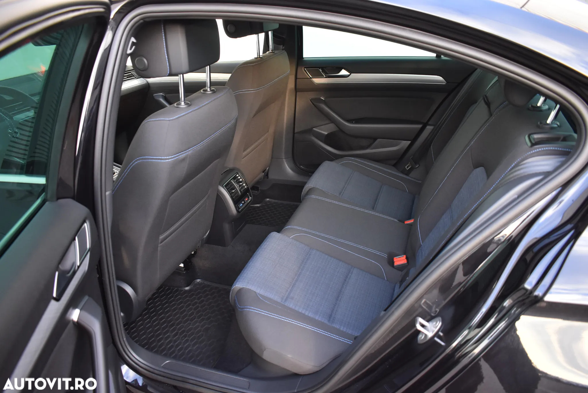 Volkswagen Passat - 26