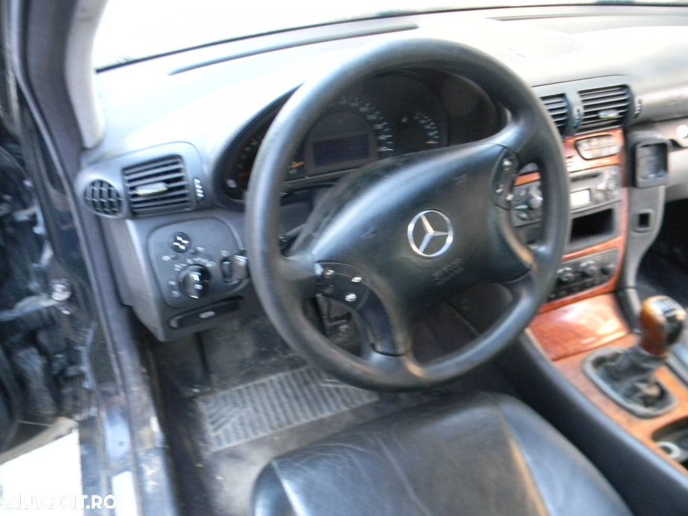 Dezmembrari  Mercedes-Benz C-CLASS (W203)  2000  > 2007 C 200 CDI (20 - 12