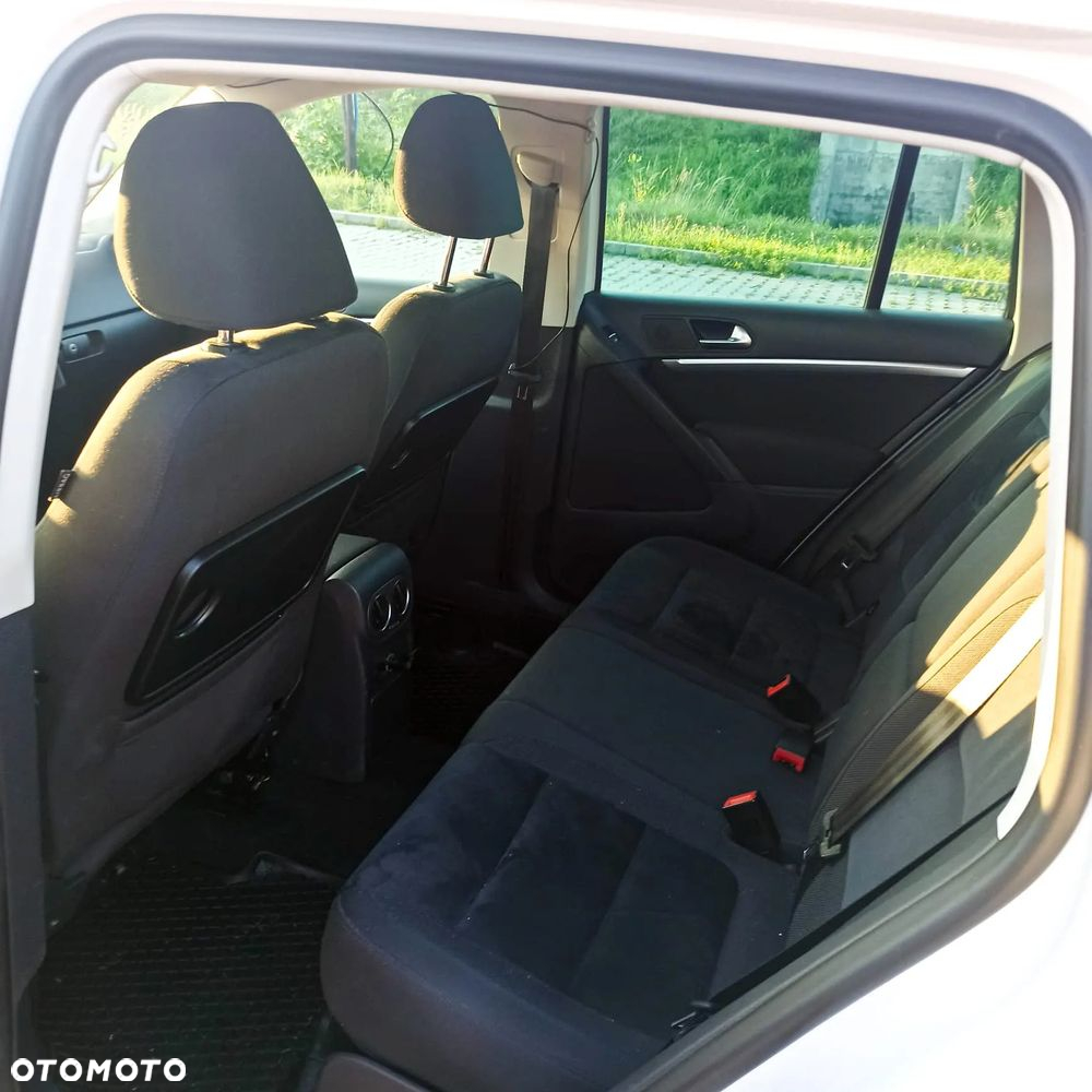 Volkswagen Tiguan - 9