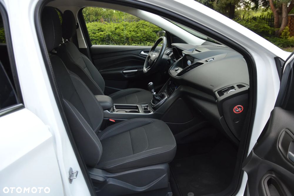 Ford Kuga 2.0 TDCi 2x4 Titanium - 20