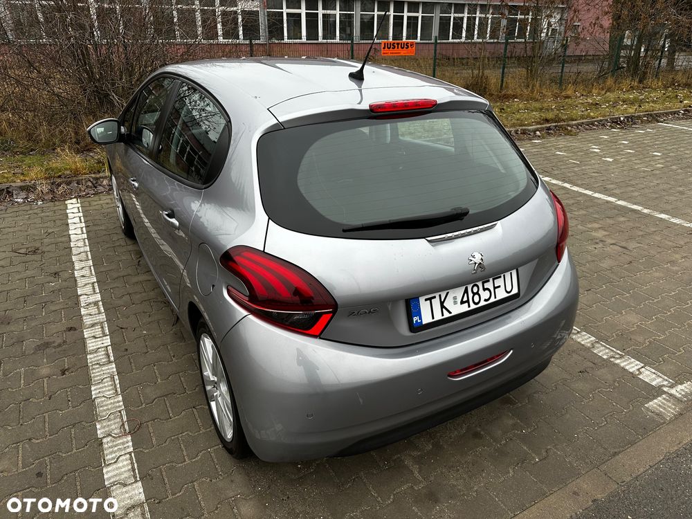 Peugeot 208 - 9