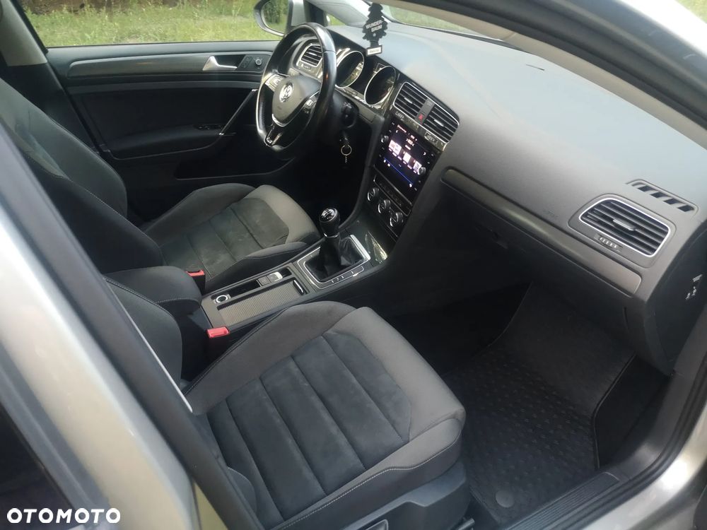 Volkswagen Golf 1.5 TSI BMT Highline - 28