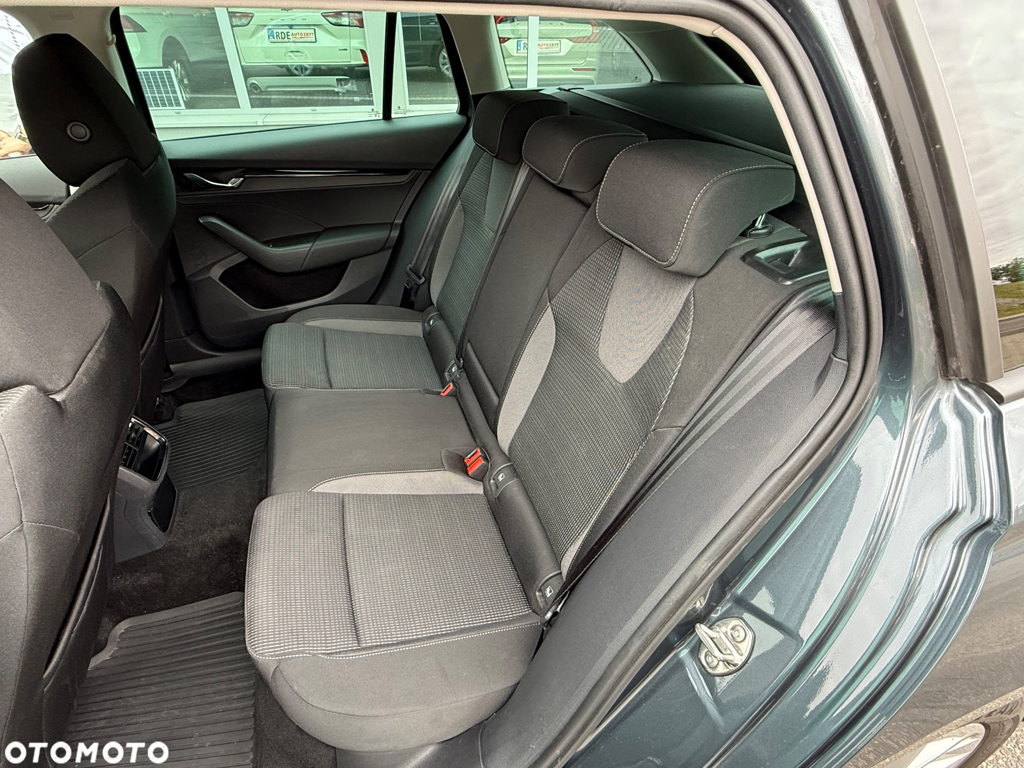 Skoda Octavia 2.0 TDI Ambition DSG - 9