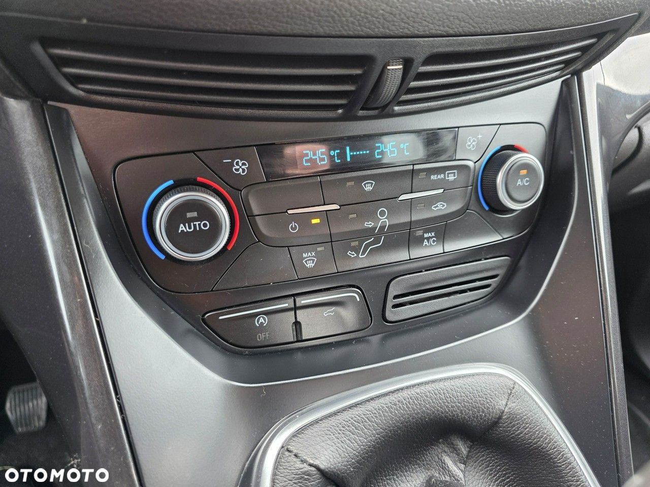 Ford Kuga 2.0 TDCi 2x4 Titanium - 31