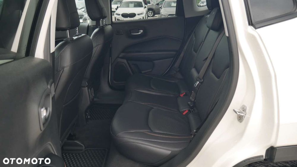 Jeep Compass - 23