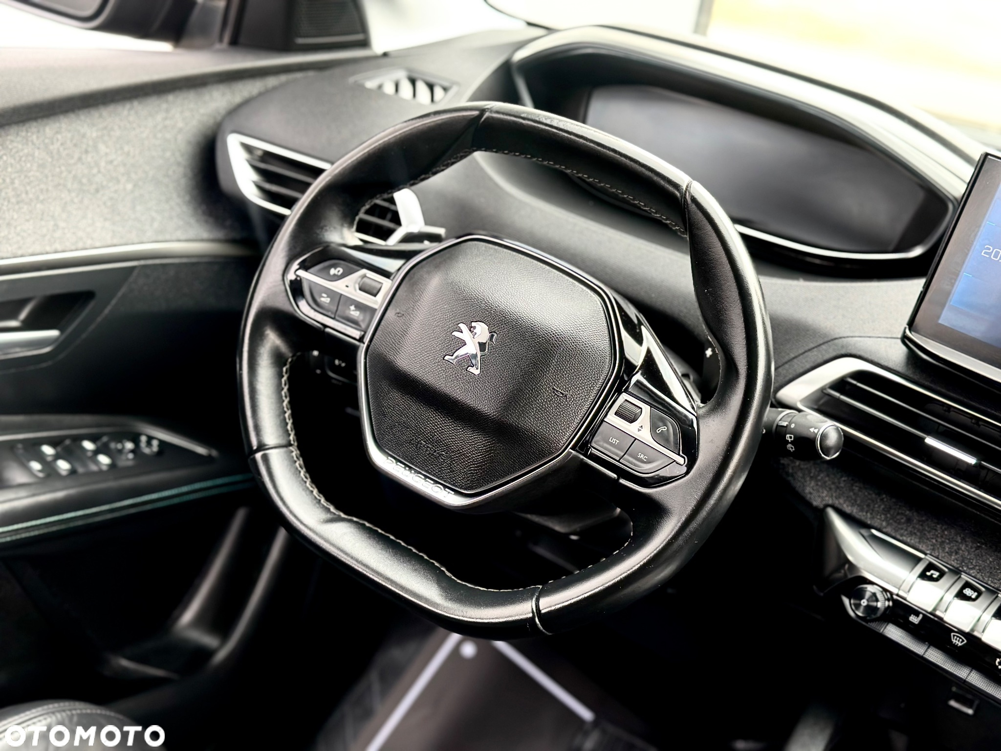 Peugeot 3008 BlueHDi 130 Stop & Start EAT8 Allure - 32
