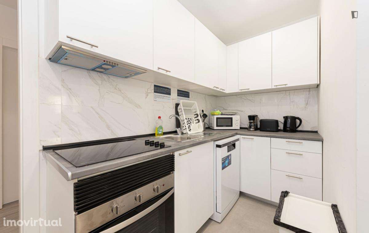 Quarto - localizado em Saldanha Lisbon - Grande imagem: 5/17