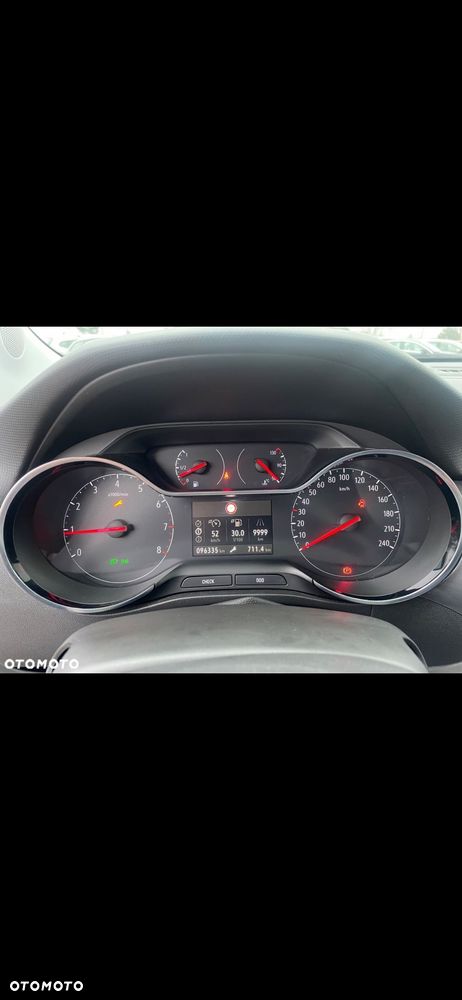 Opel Crossland X - 13