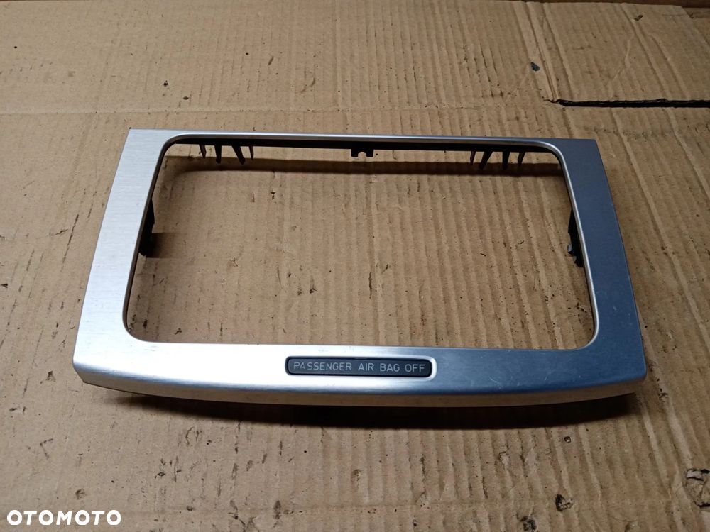 Ramka radia konsoli dekor VW Passat B6 3C0858069P - 2