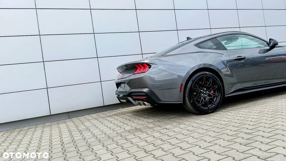 Ford Mustang - 16