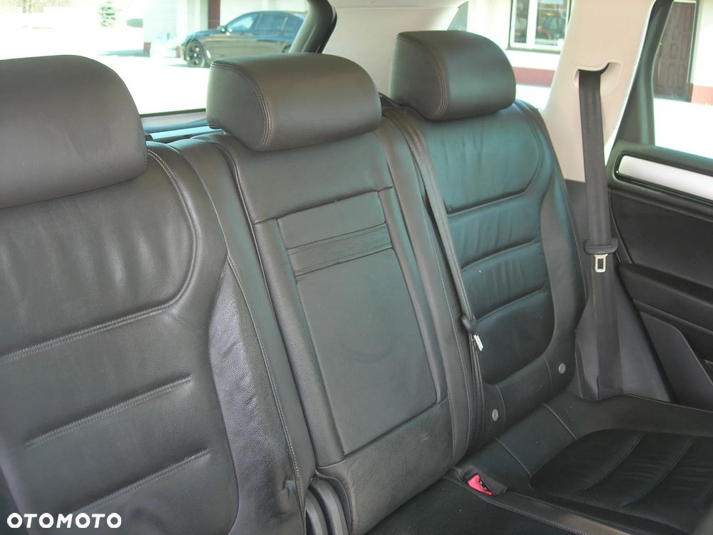 Volkswagen Touareg - 21