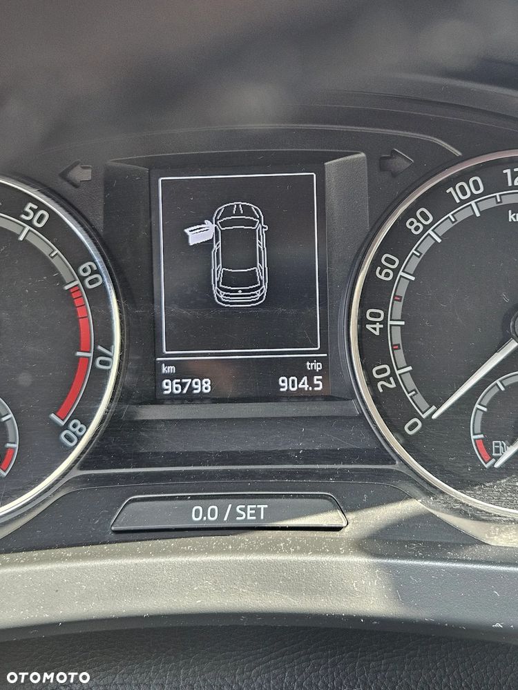 Skoda RAPID 1.0 TSI Ambition - 10