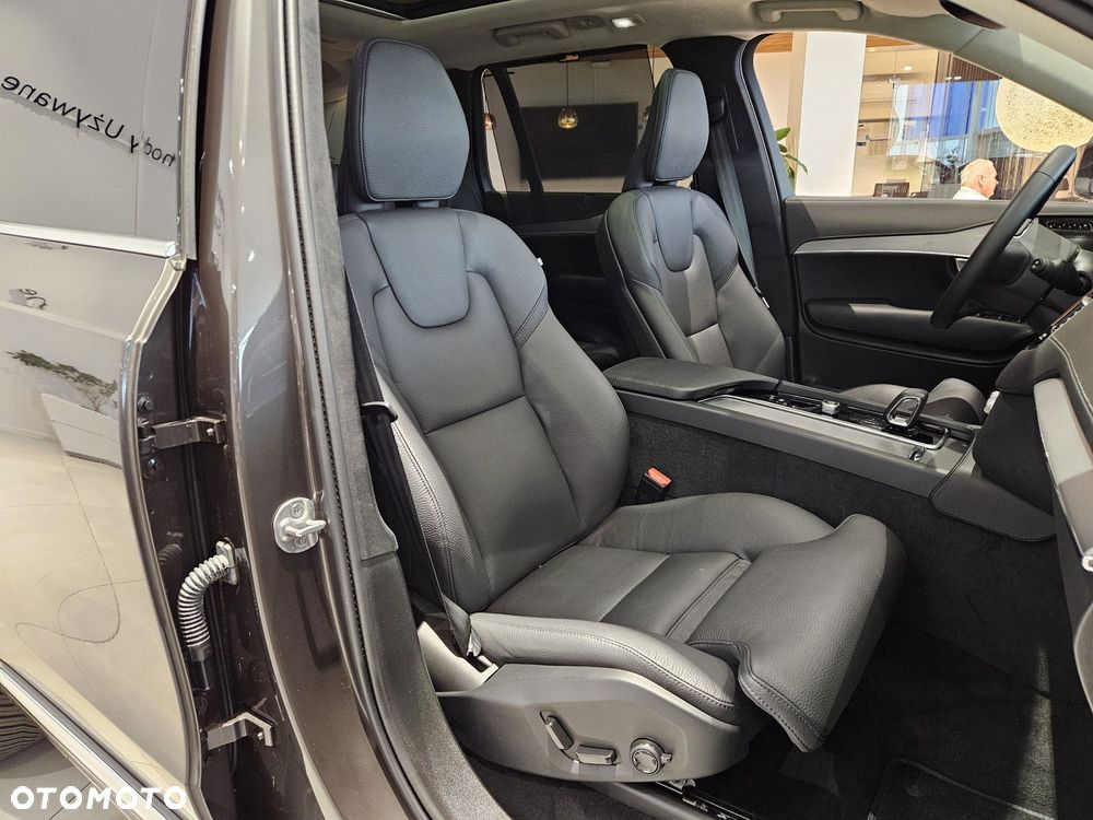 Volvo XC 90 - 26