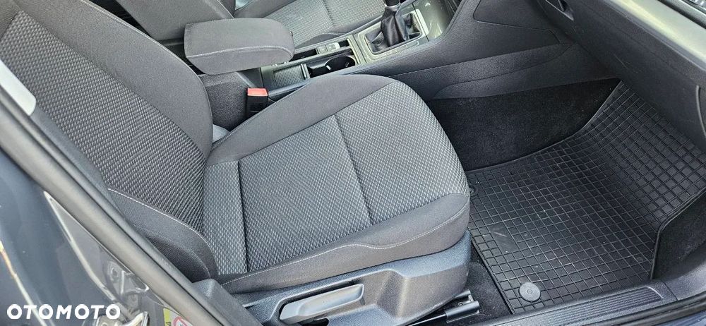 Volkswagen Golf VII 1.6 TDI BMT Trendline - 32
