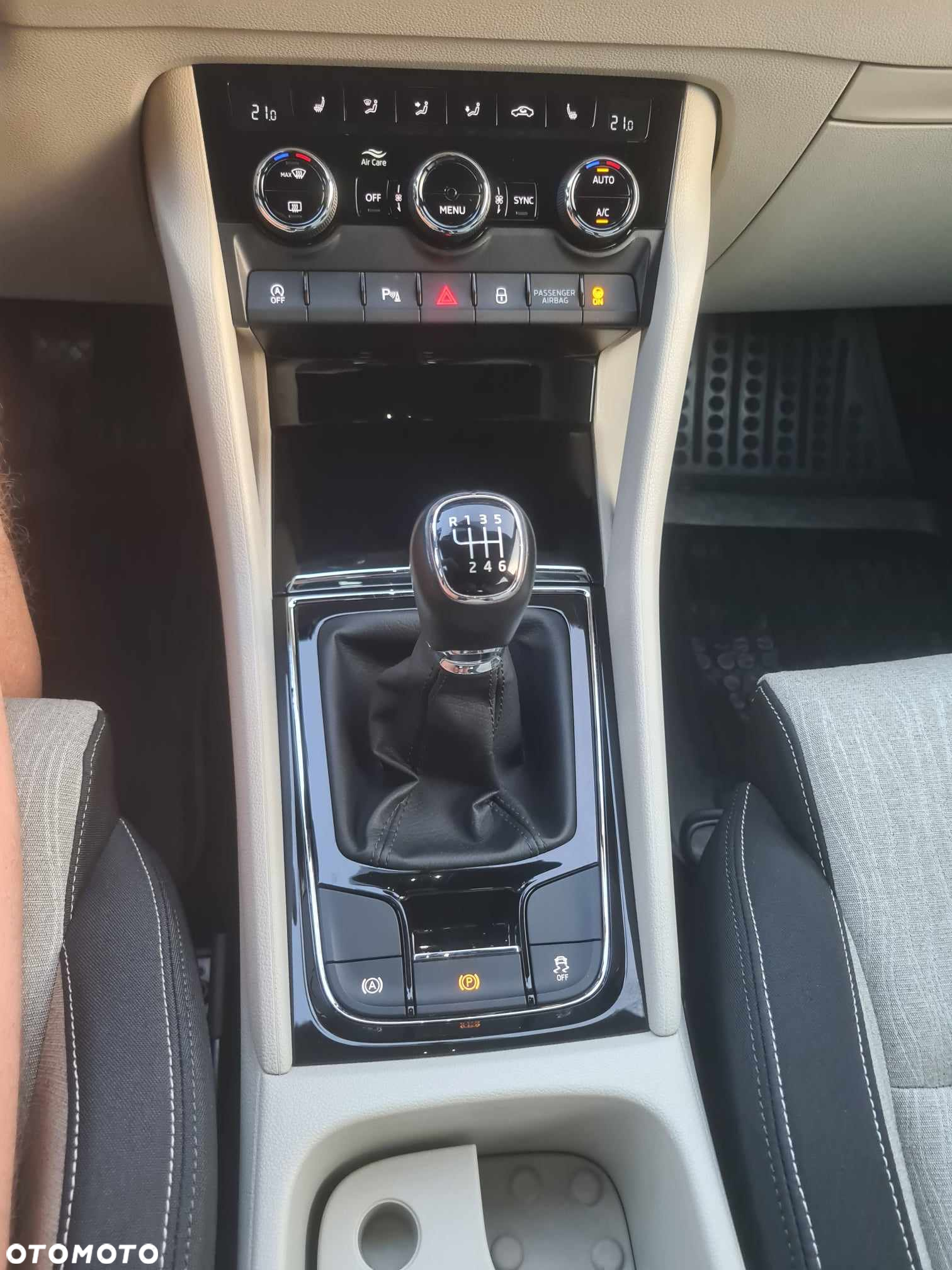 Skoda Karoq 1.5 TSI ACT 4x2 Style - 38