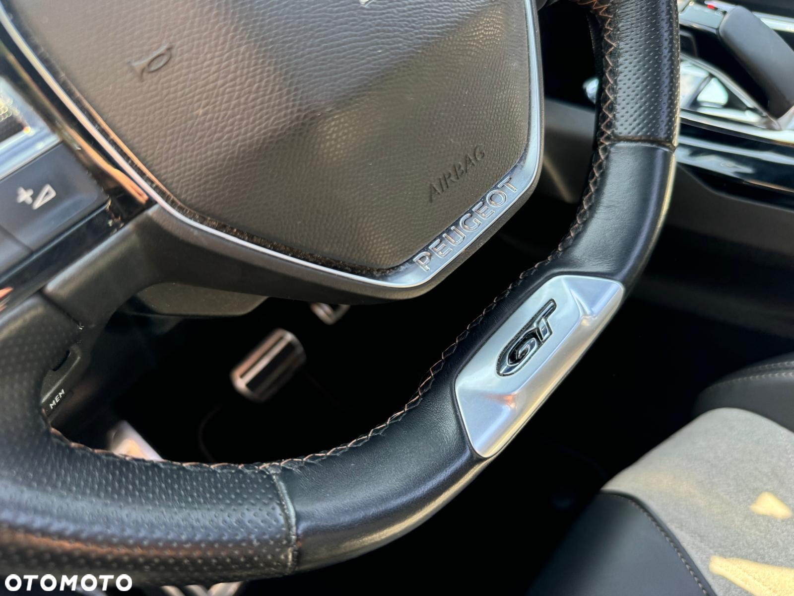 Peugeot 3008 Plug-In Hybrid 225 e-EAT8 GT - 10