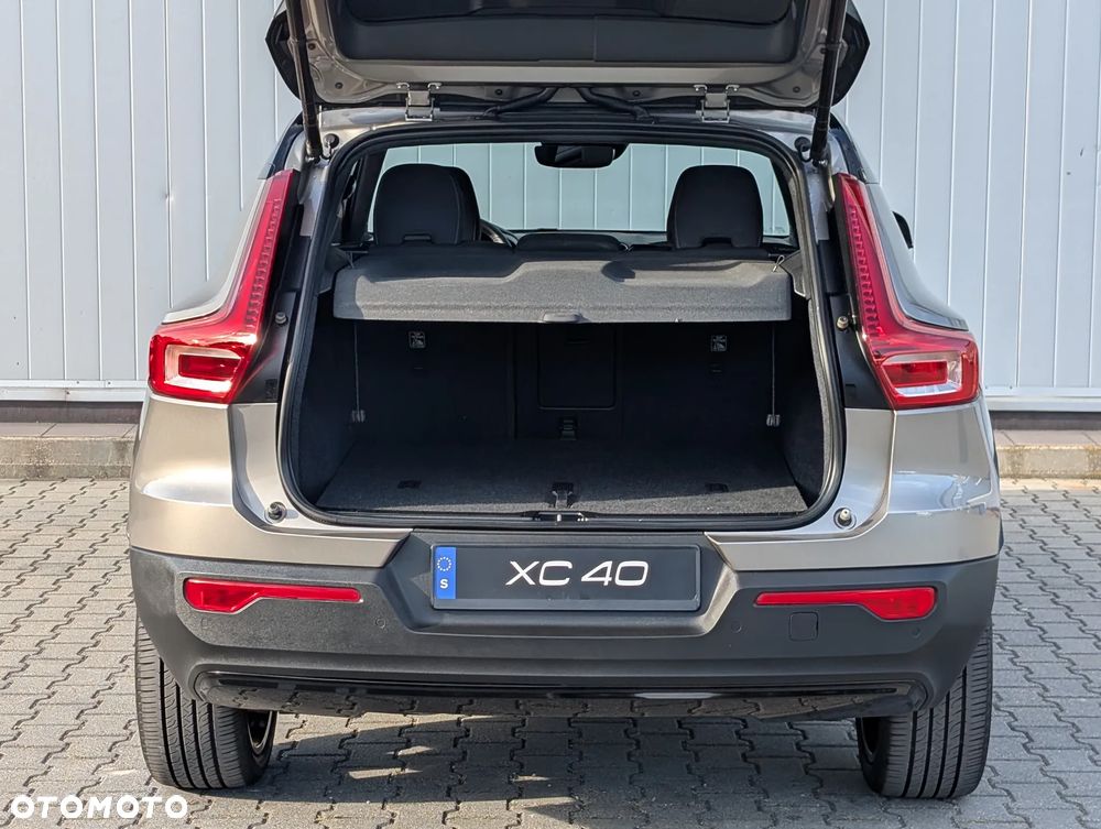 Volvo XC 40 B4 B AWD R-Design - 18
