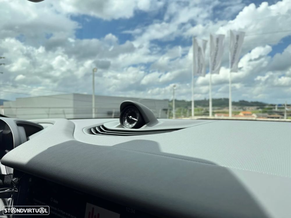 Porsche Taycan Sport Turismo - 21