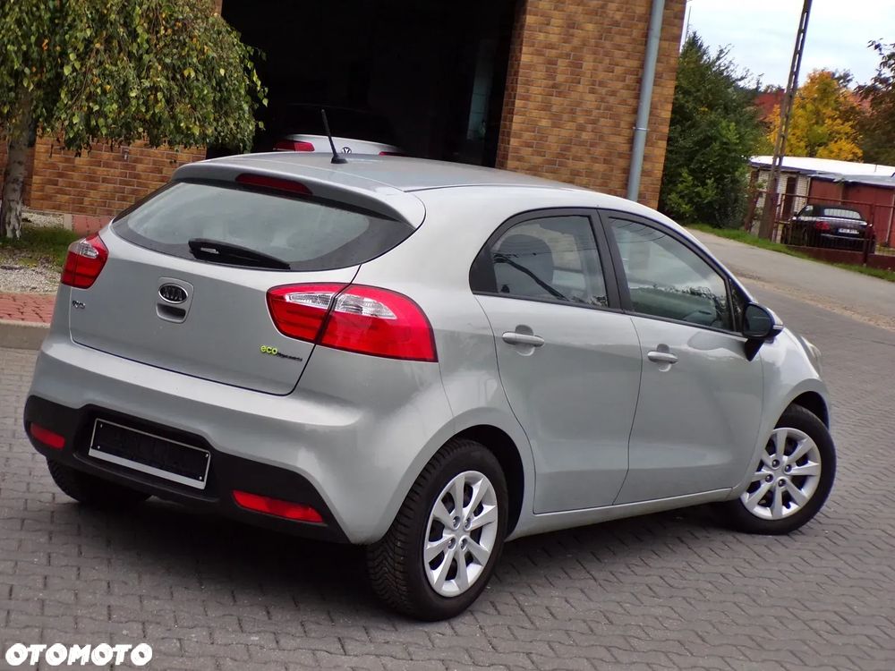 Kia Rio 1.1 CRDI Attract - 12