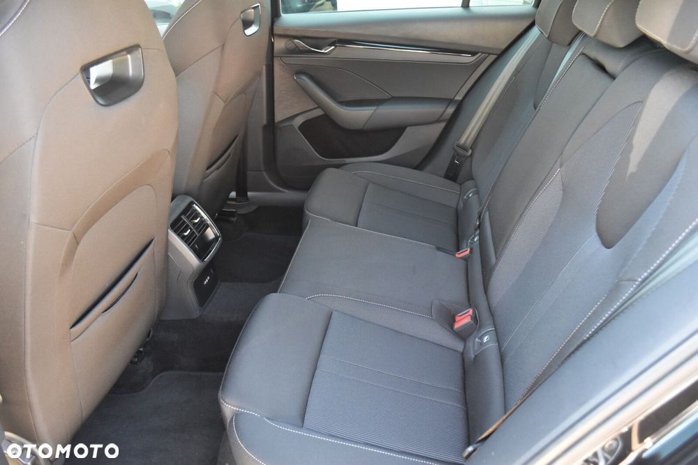 Skoda Octavia 2.0 TDI 4x4 Sportline DSG - 33