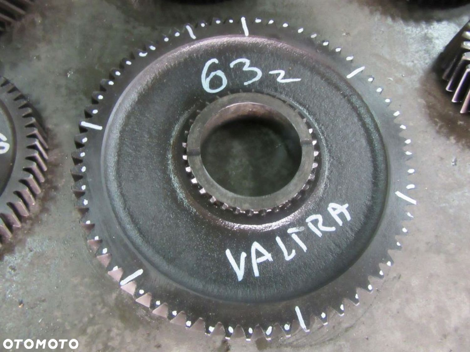Koło zębate tryb zębatka  Massey Ferguson Valtra seria T T183 T174 T194 T214 T234 T254 - 4