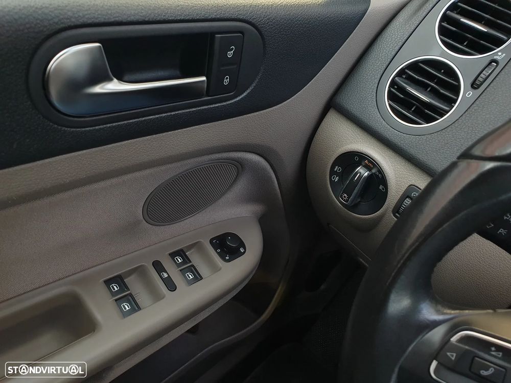 VW Golf Plus 1.4 TSi Confortline DSG - 12