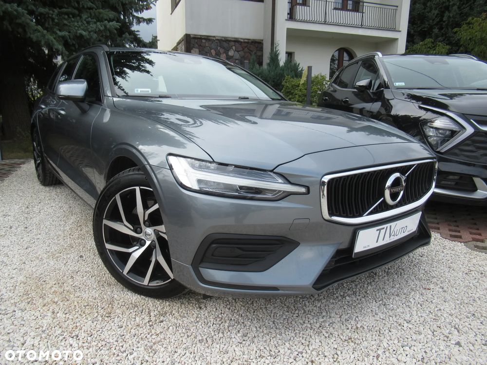 Volvo V60 T4 Momentum - 1