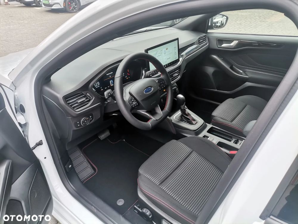 Ford Focus 1.0 EcoBoost mHEV ST-Line X - 10